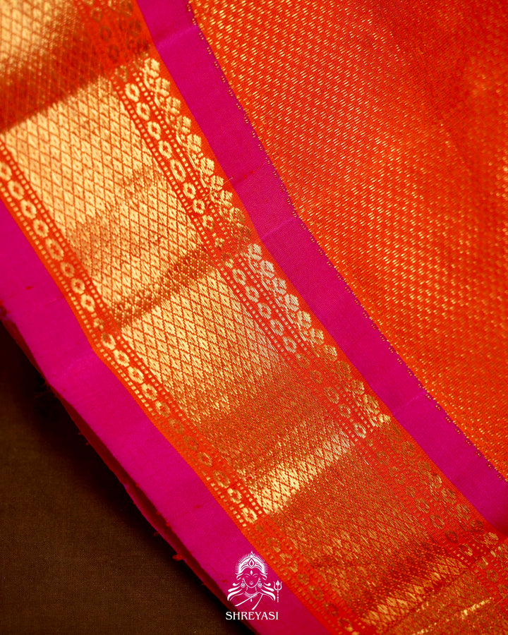 Handloom Pure Gadwal Silk Saree with Contrast Pallu & Full Bhuti Blouse