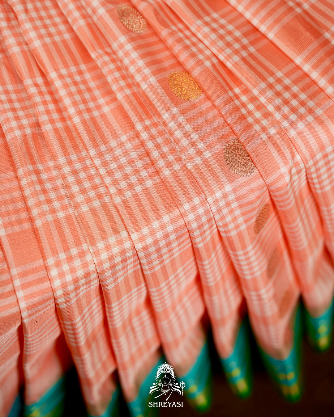Premium Handloom Pure Gadwal Silk Saree with Kuttu Korvai Border