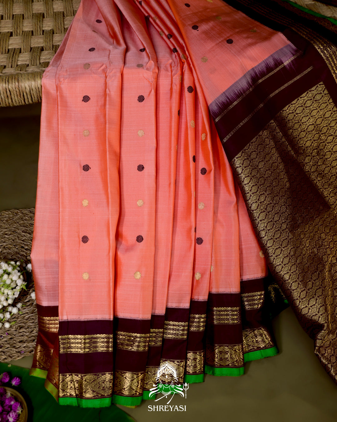 Handloom Pure Gadwal Silk Saree with Kuttu Korvai Border
