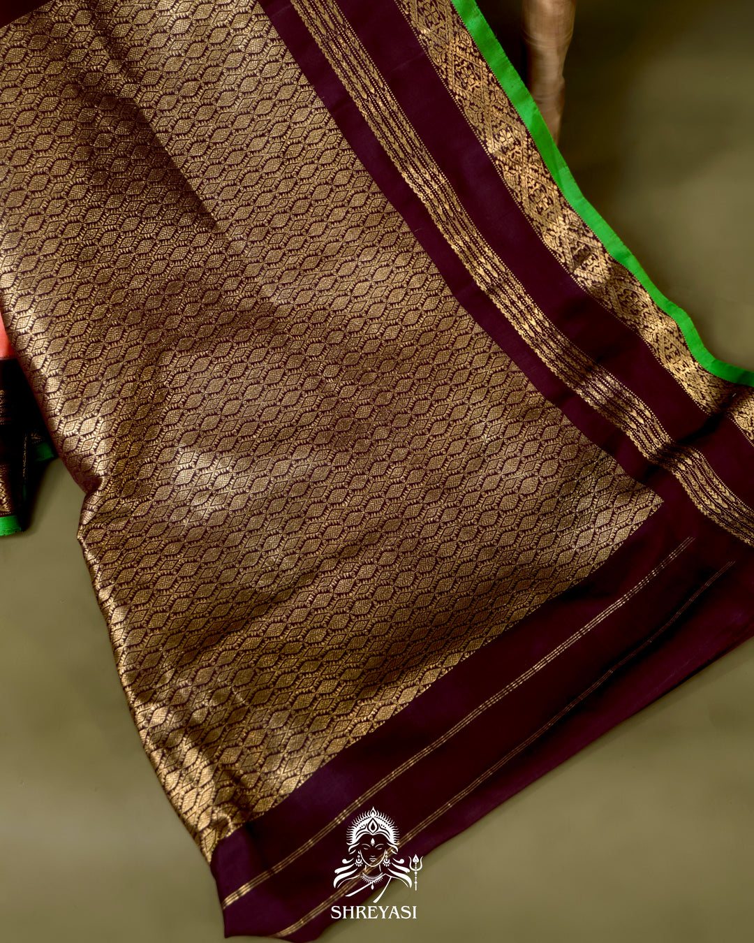 Handloom Pure Gadwal Silk Saree with Kuttu Korvai Border