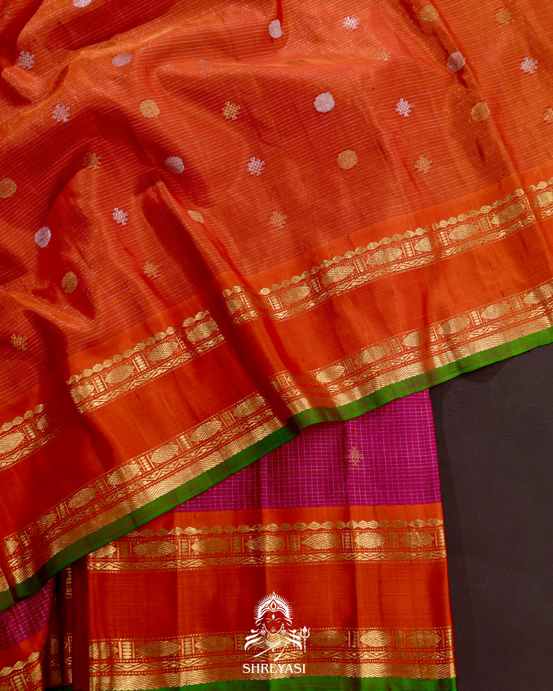 Handloom Pure Gadwal Silk Saree with Kuttu Korvai Border