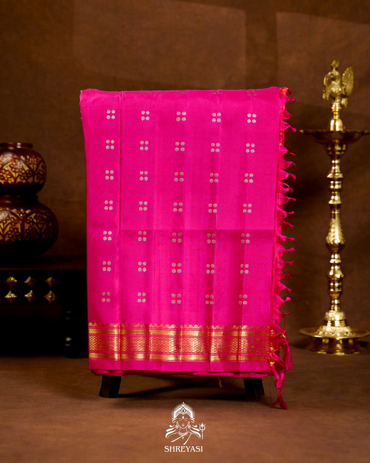 Handloom Pure Gadwal Silk Saree with Contrast Full Bhuti Blouse