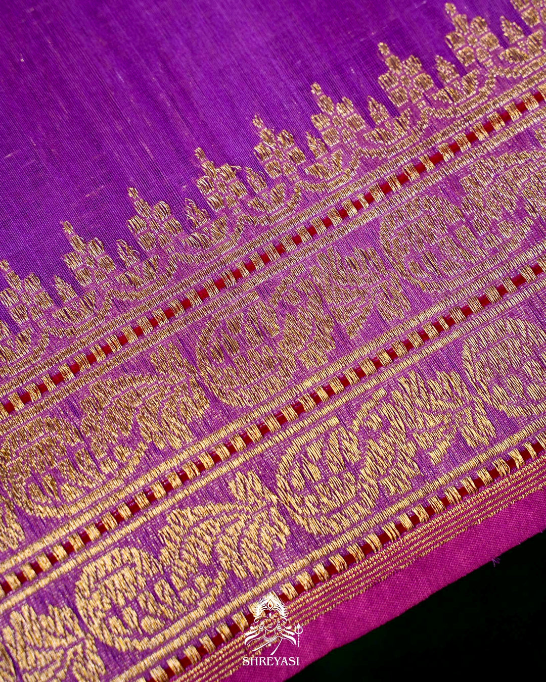 Handloom Pure Banarasi Kora Silk Saree with Kadwa Weaving and Hand Embroidered Maggam Work Blouse