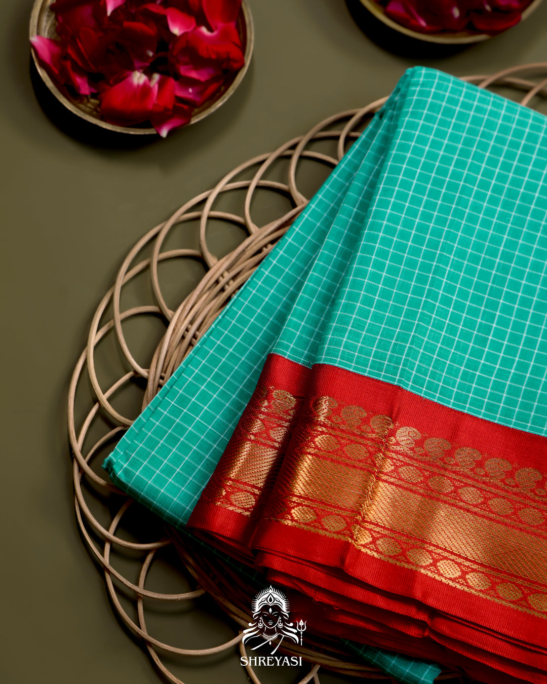 Handloom Pure Gadwal Cotton Saree with Contrast Silk Border and Zari Pallu