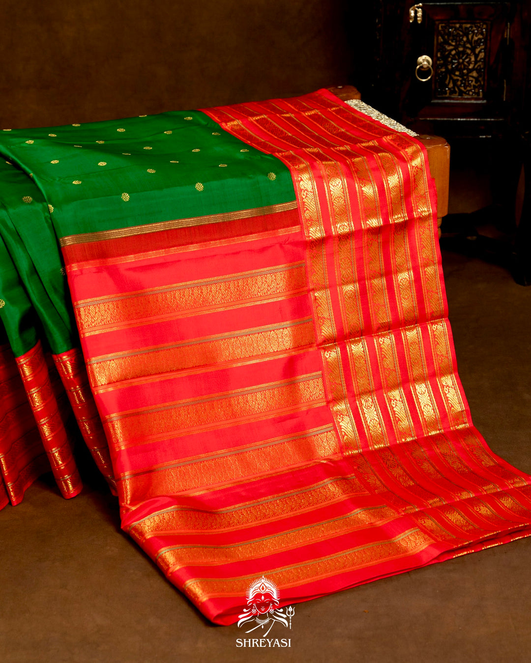 Handloom Pure Kanjivaram Silk Saree in Real Zari in Emerald Green with Kumkum Red Korvai Border
