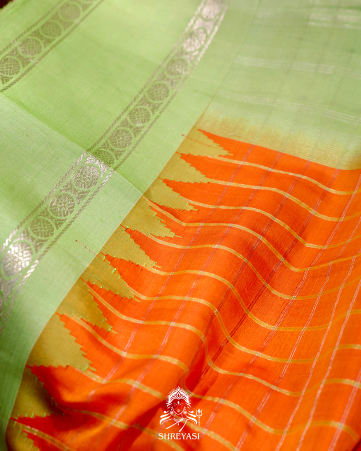 Gadwal Silk Saree with Kuttu Korvai Border