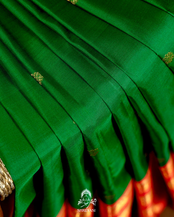 Handloom Pure Kanjivaram Silk Saree in Real Zari in Emerald Green with Kumkum Red Korvai Border
