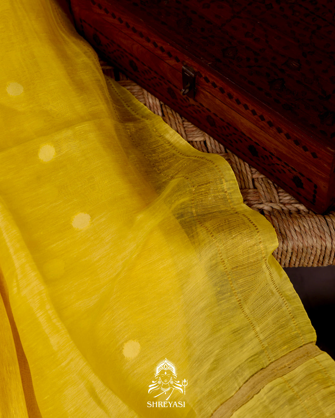 Handloom Pure Linen Saree with Zari Border