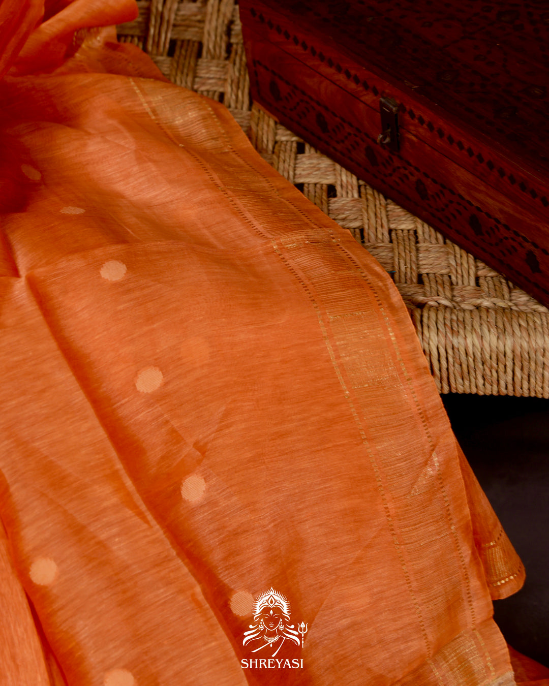 Handloom Pure Linen Saree with Zari Border
