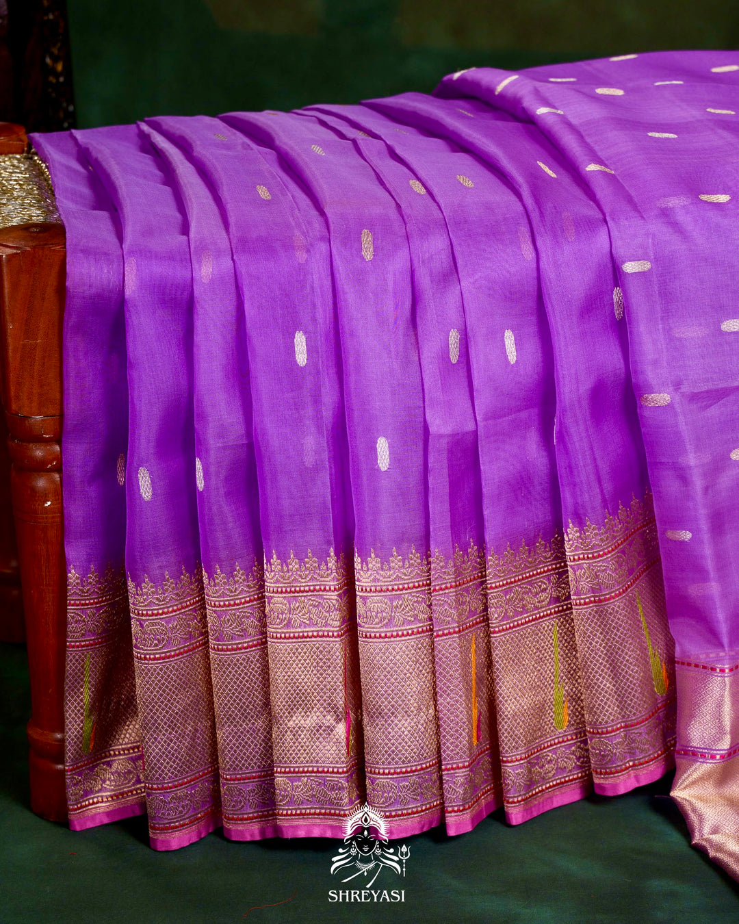 Handloom Pure Banarasi Kora Silk Saree with Kadwa Weaving and Hand Embroidered Maggam Work Blouse