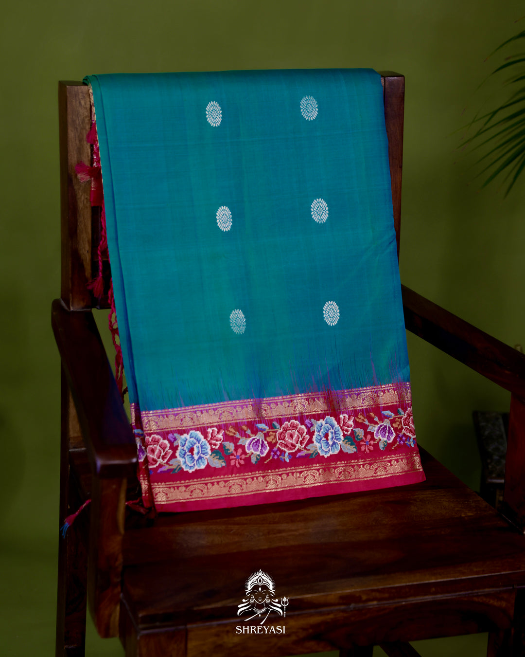 Handloom Pure Kanjivaram Silk Saree with Petit Point Embroidered Borders