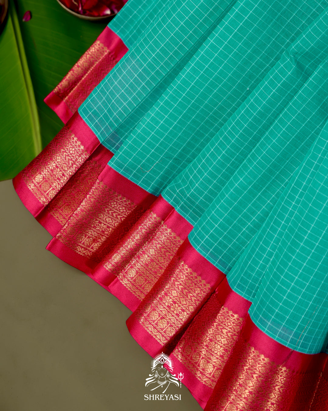 Handloom Pure Gadwal Cotton Saree with Contrast Silk Border and Zari Pallu