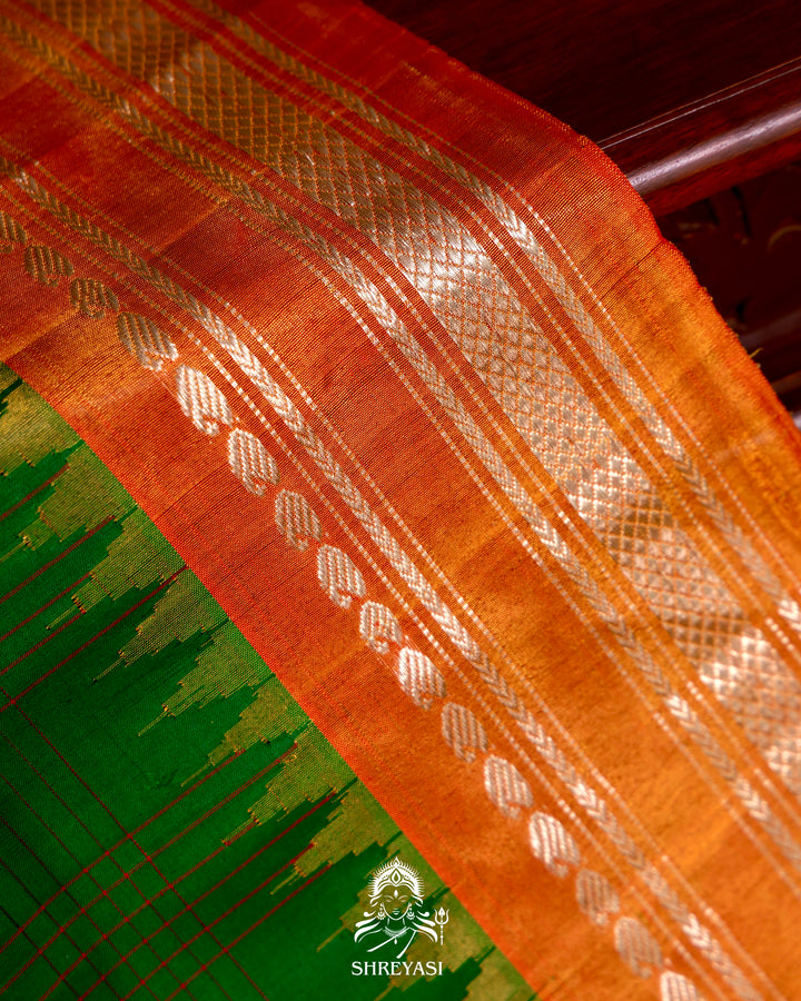 Gadwal Silk Saree with Tissue Border in Kuttu Korvai Weaving