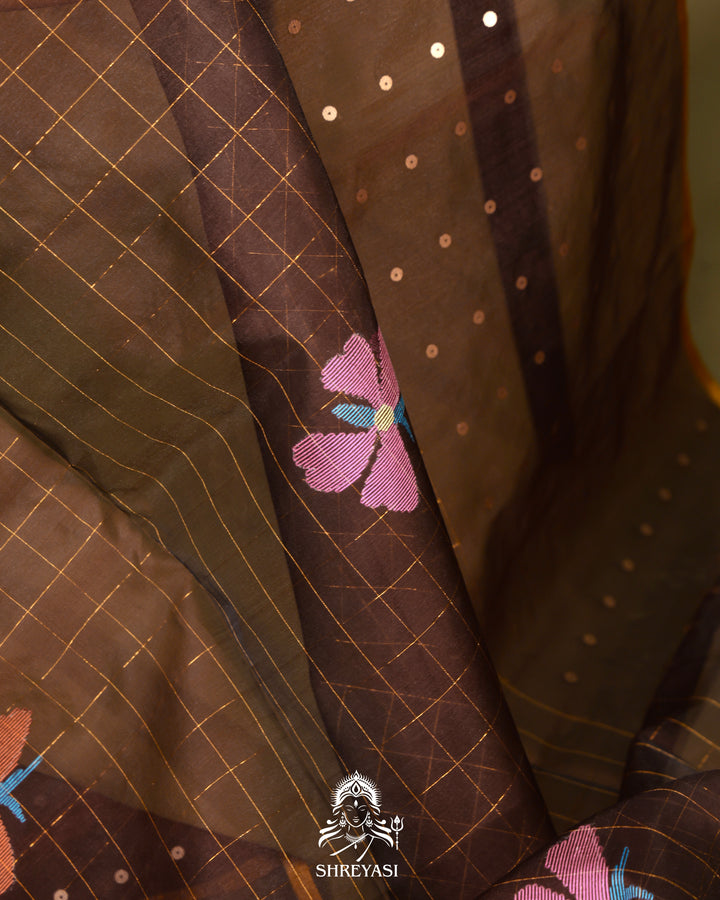 Muslin Jamdani Saree with Needle Weaving and Paithani Tissue Pallu