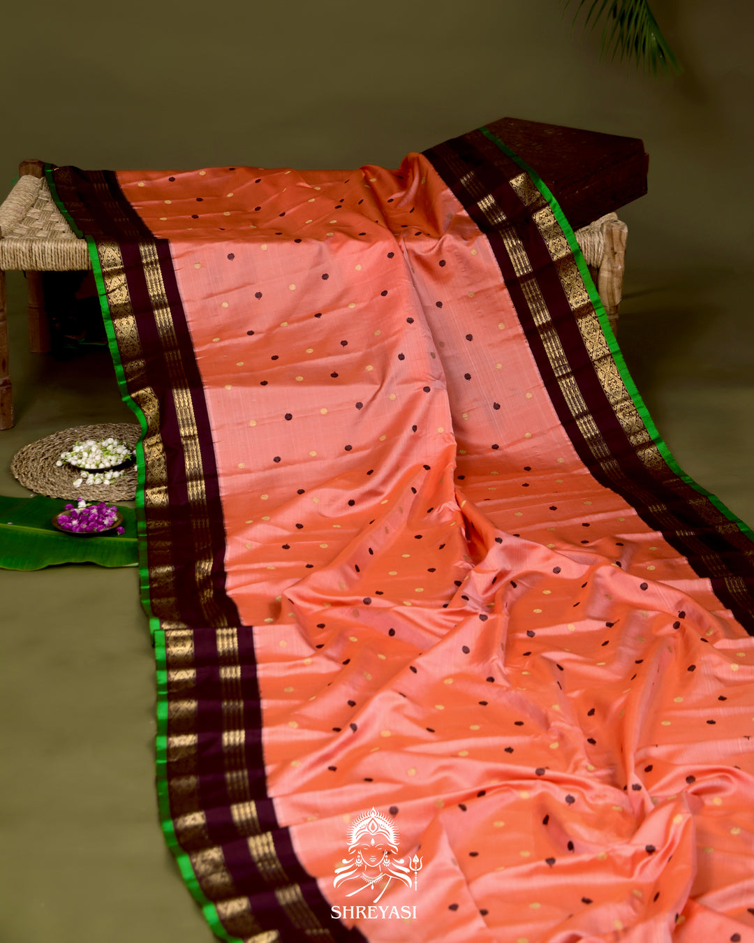 Handloom Pure Gadwal Silk Saree with Kuttu Korvai Border