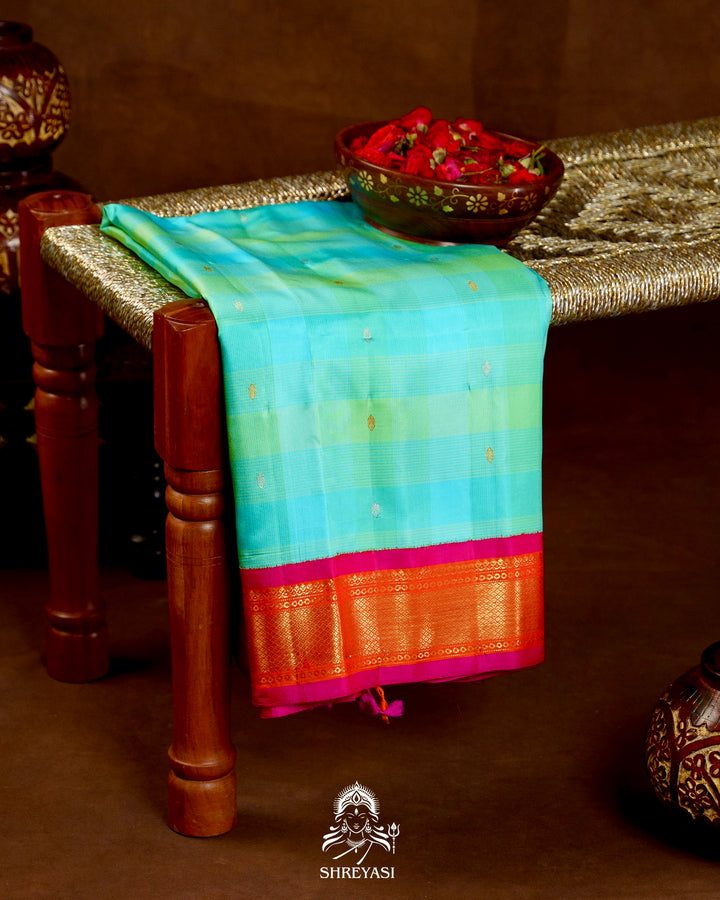 Handloom Pure Gadwal Silk Saree with Contrast Pallu & Full Bhuti Blouse
