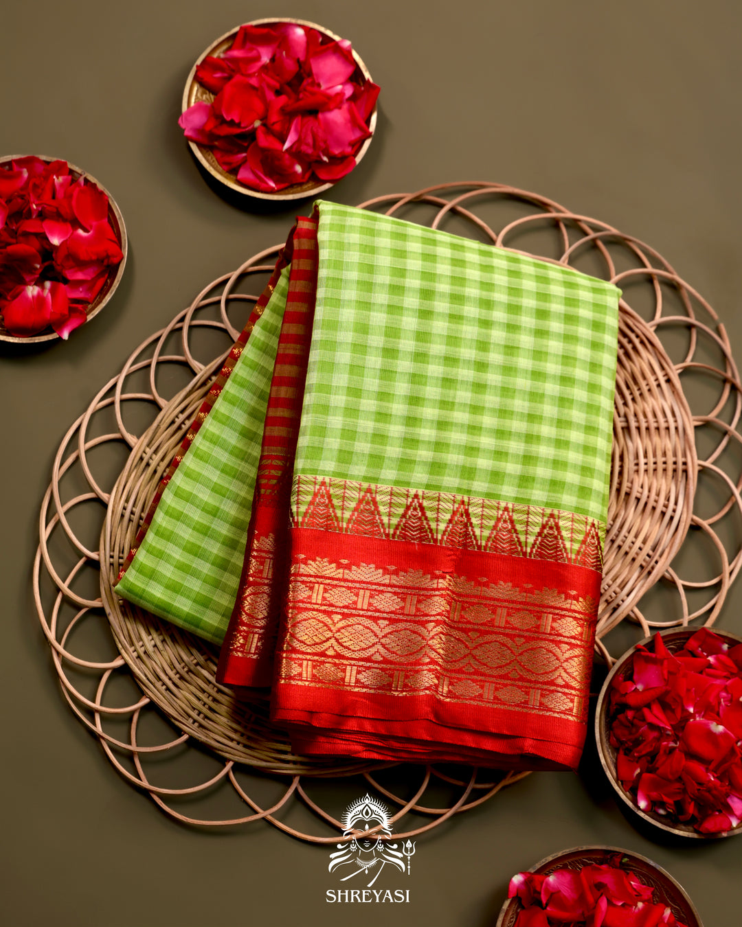 Handloom Pure Gadwal Cotton Saree with Contrast Silk Border and Zari Pallu