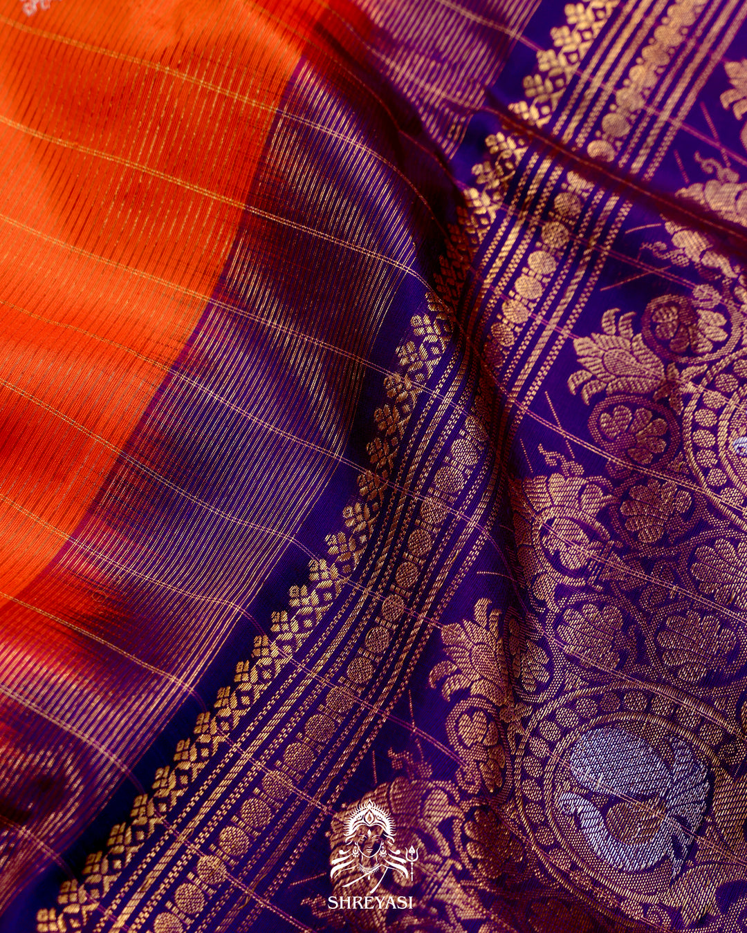 Handloom Pure Gadwal Silk Saree with Kuttu Korvai Border and Contrast Bhuti Blouse