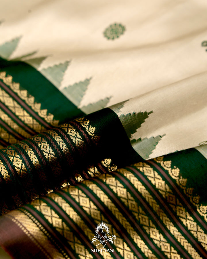 Gadwal Silk Saree with Kuttu Korvai Border and Contrast Bhuti Blouse